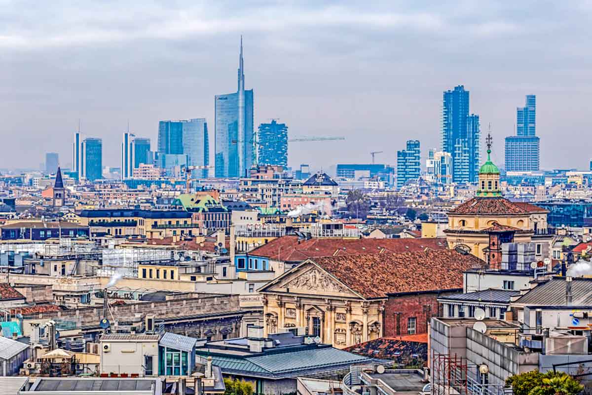 Vista dall'alto della città di Milano